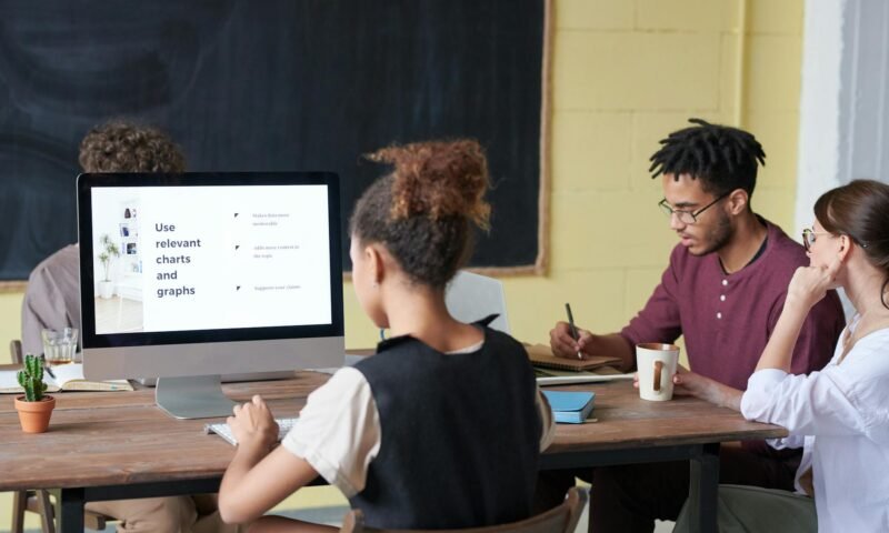 Bloom’sche Taxonomie: 6 Lernstufen für bessere Schulungskonzepte