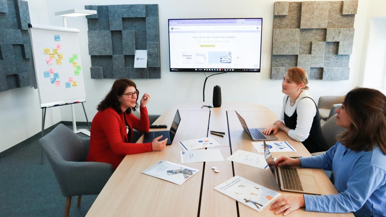 Kostenloses Stock Foto zu #indoor, arbeitskultur, arbeitsplatz
