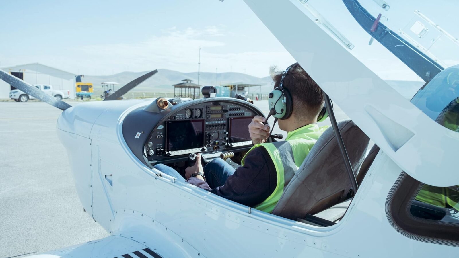Kostenloses Stock Foto zu allgemeine luftfahrt, armaturenbrett eines flugzeugs, asien