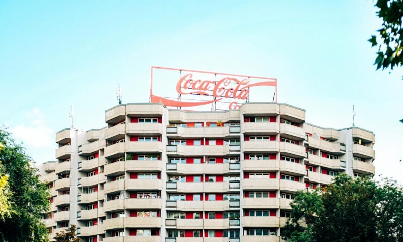 Interne HR-Beförderungen: Coca-Cola und Comcast setzen auf eigene Talente