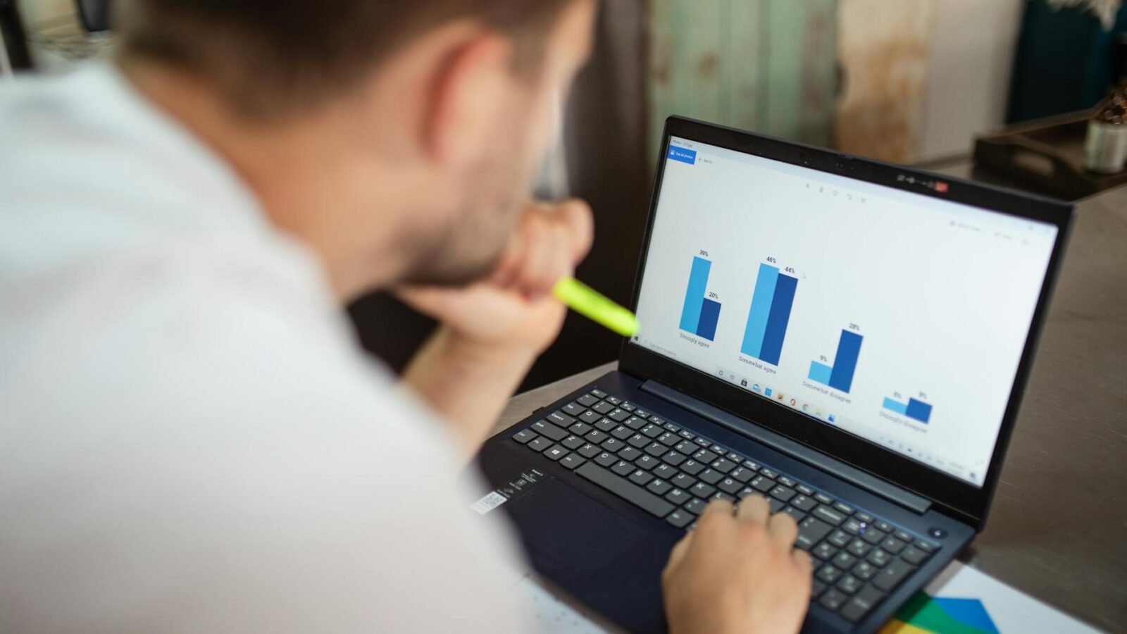 Kostenloses Stock Foto zu analytiker, arbeit, arbeitsplatz